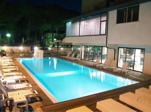 Hotel Liverpool Cervia Exterior foto
